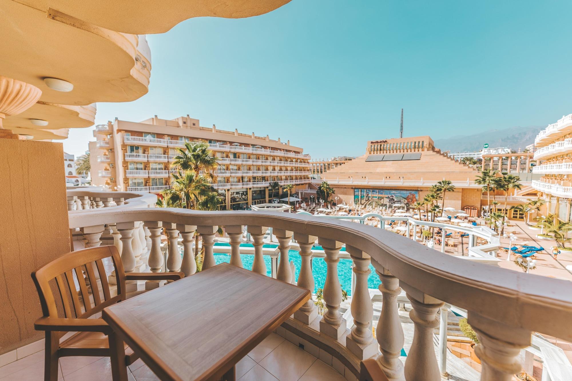 Hotel Cleopatra Palace Playa de las Americas  Esterno foto
