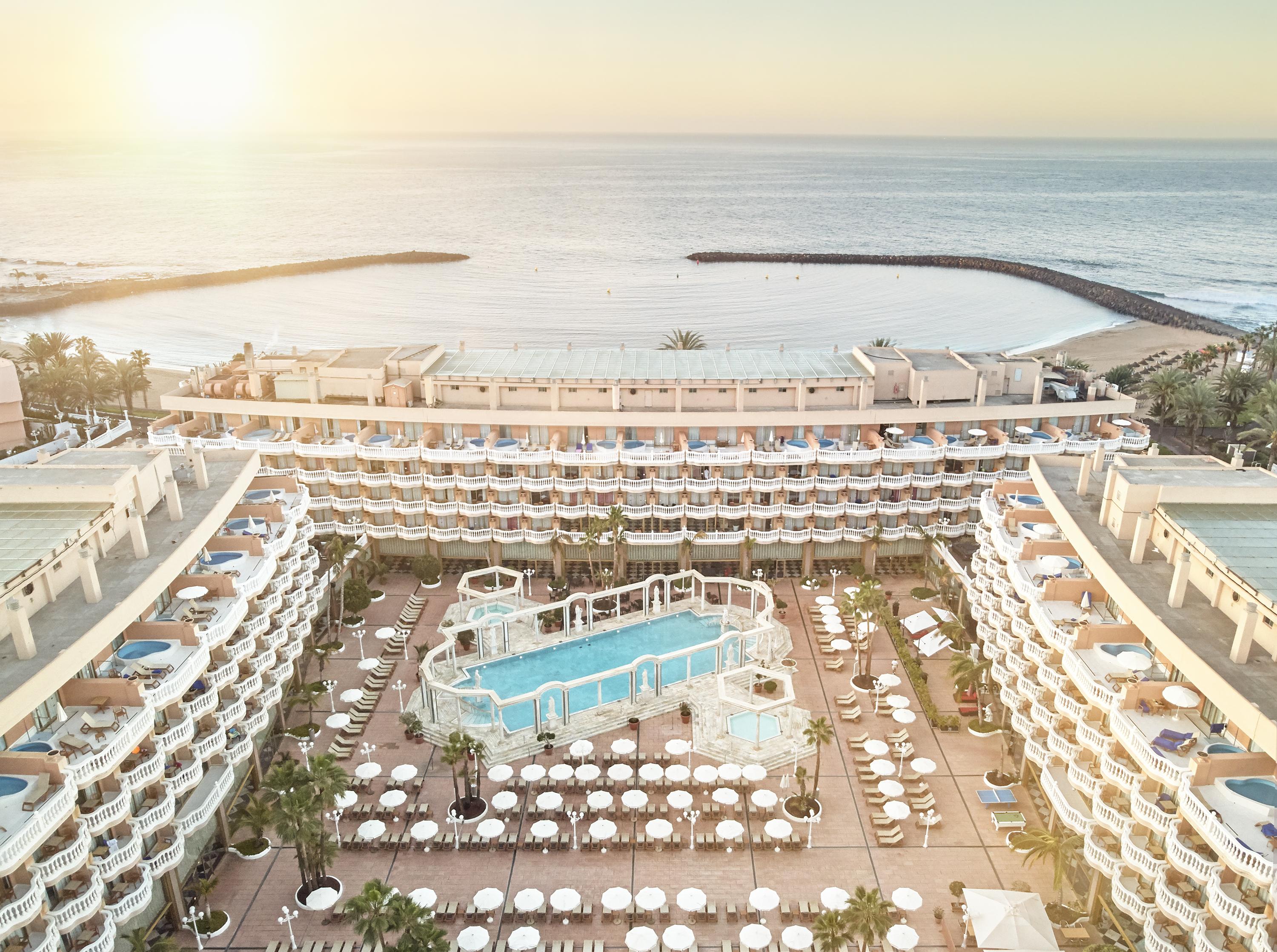 Hotel Cleopatra Palace Playa de las Americas  Esterno foto